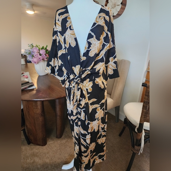 Elegant Summer Black Tan Floral Robe Dress Or Jacket- Coverup Size S/M - Picture 4 of 6